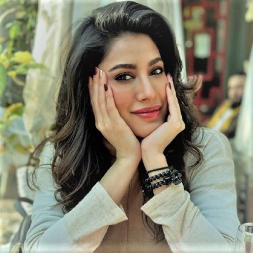 Mehwish Hayat: Husband, Age, Family, Full Biography - Pure Pakistani