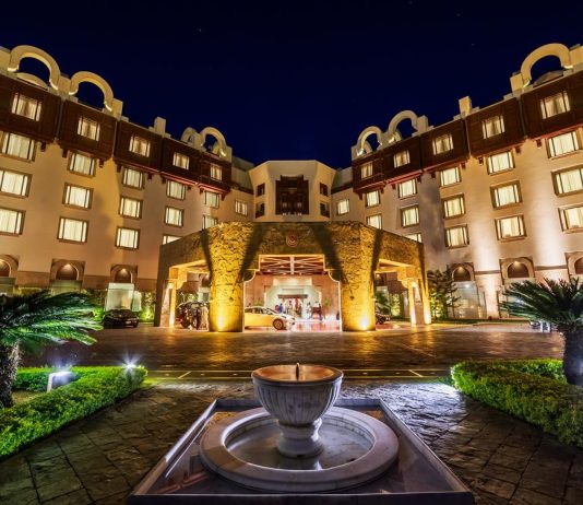 Luxury and Comfort Sleeping: Top 5 Best Hotels in Karachi Hotels in Karachi