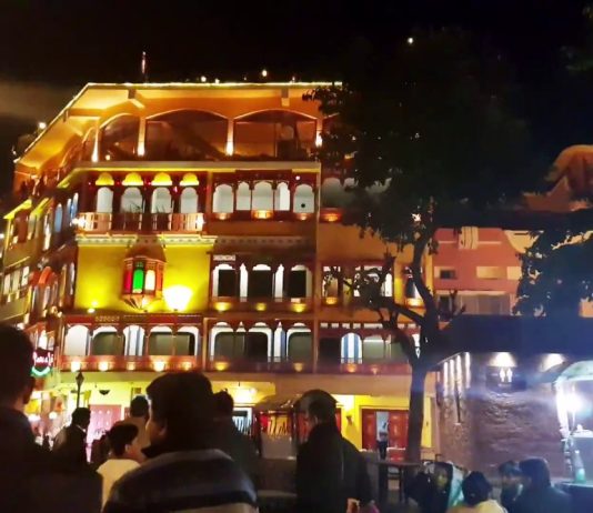 Gastronomic Delights: Lahore’s Food Street and the Old City Cuisine Lahore's Food Street